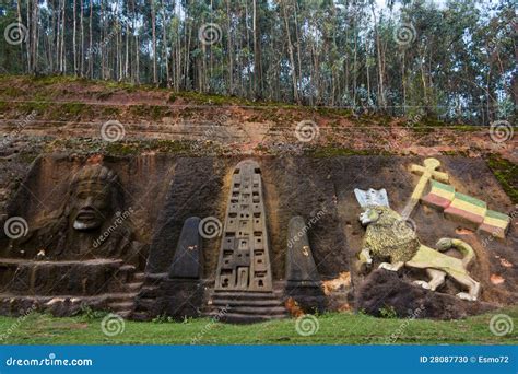  Rituals and Symbols: Unveiling the Sacred in Ethiopian Sculpture